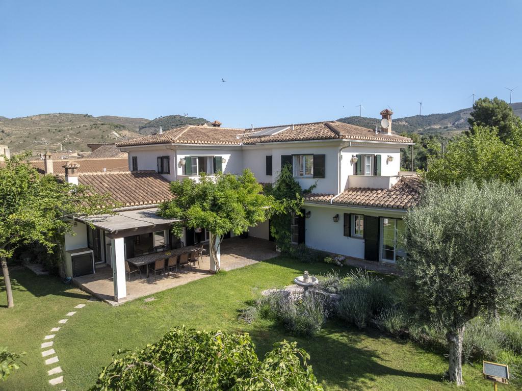 Villa for Sale in El Valle