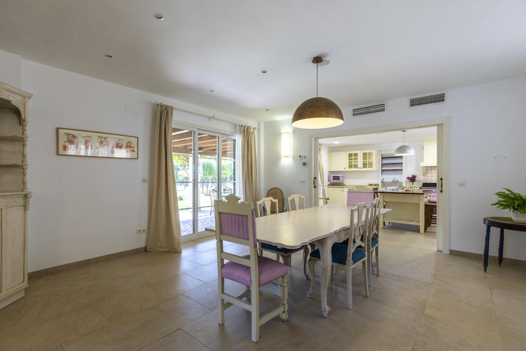 Villa for Sale in El Valle