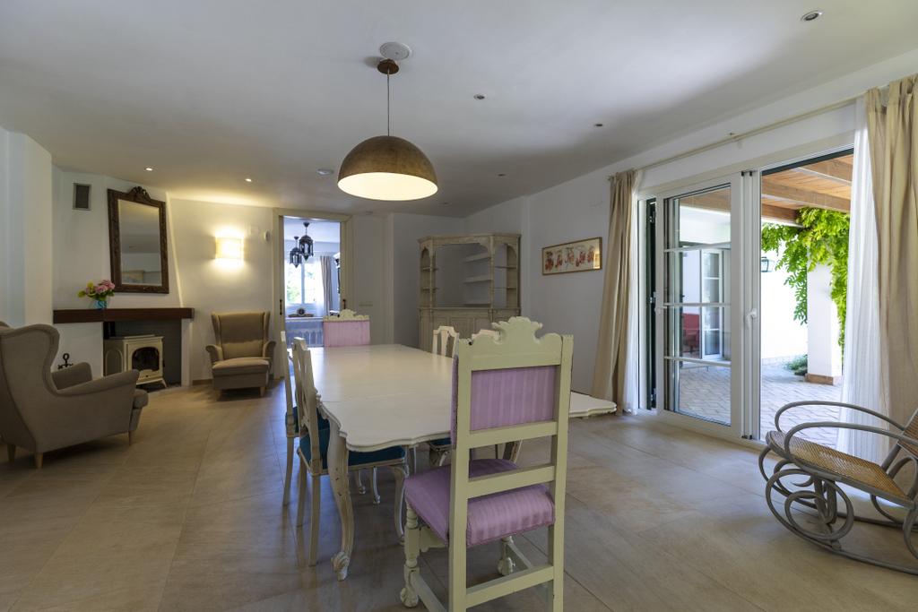Villa for Sale in El Valle