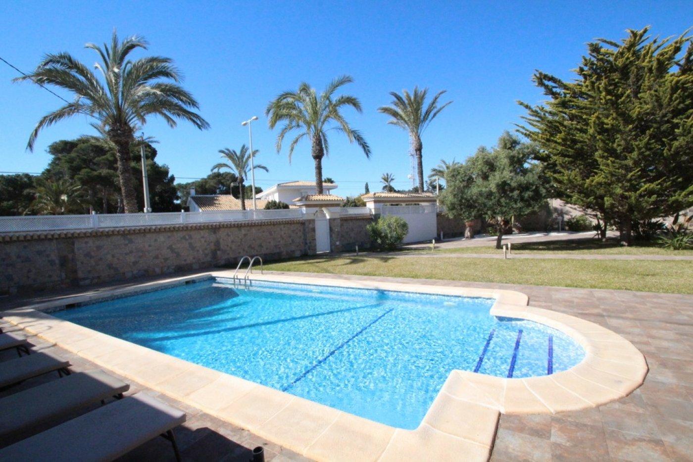 Villa en Venta en Orihuela
