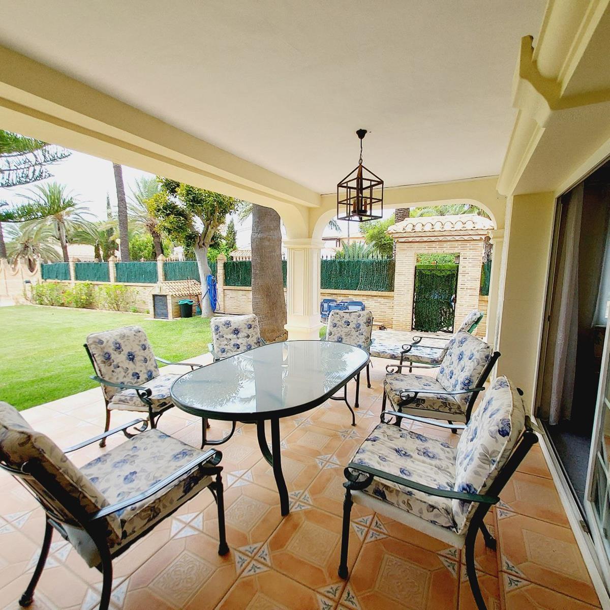 Chalet en Venta en Orihuela