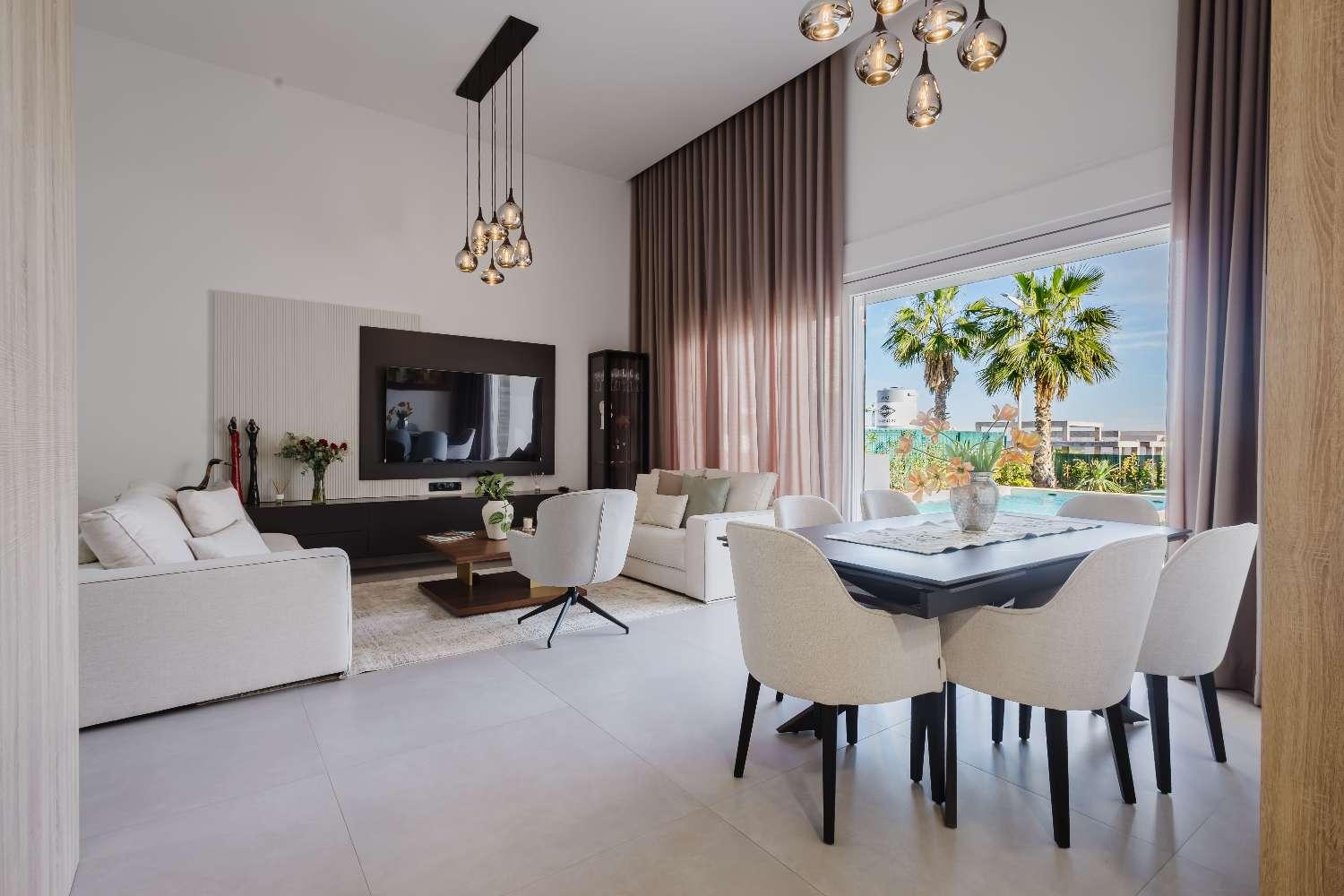 Villa en Venta en Algorfa
