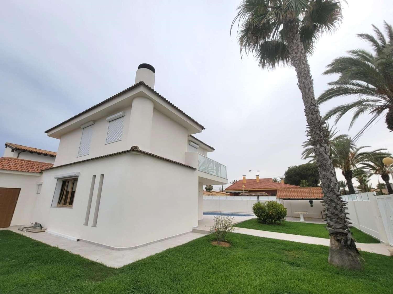Villa en Venta en Orihuela