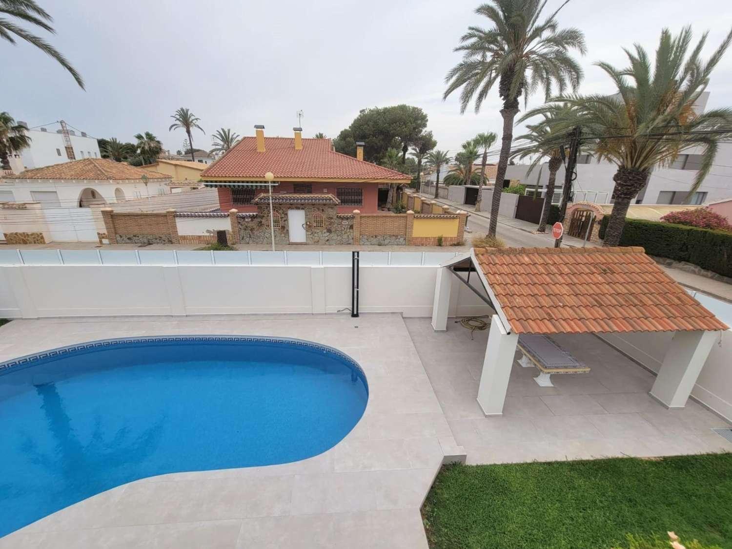 Villa en Venta en Orihuela