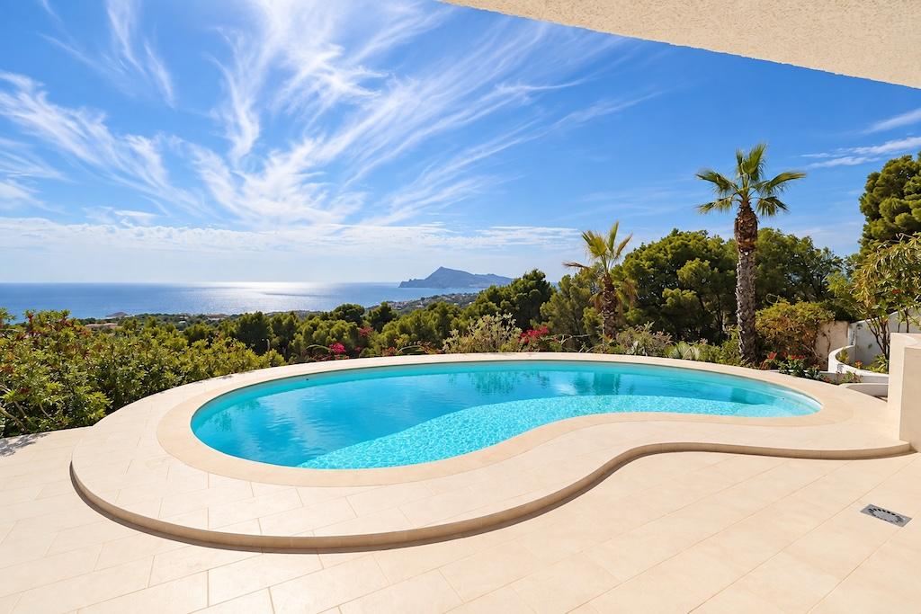 Chalet for Sale in Altea