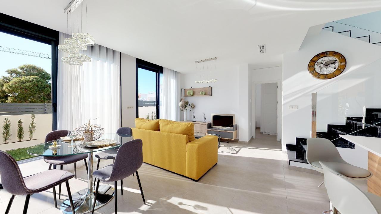 Villa for Sale in Los Montesinos