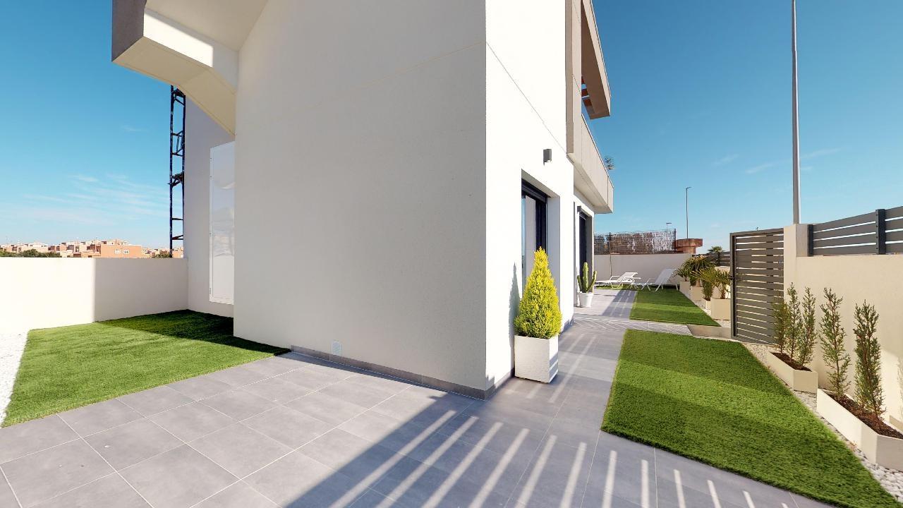 Villa for Sale in Los Montesinos