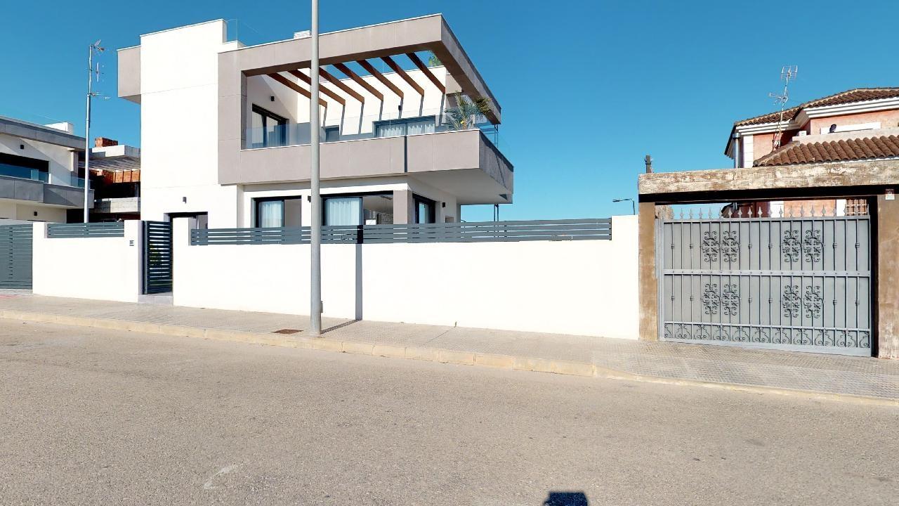Villa for Sale in Los Montesinos
