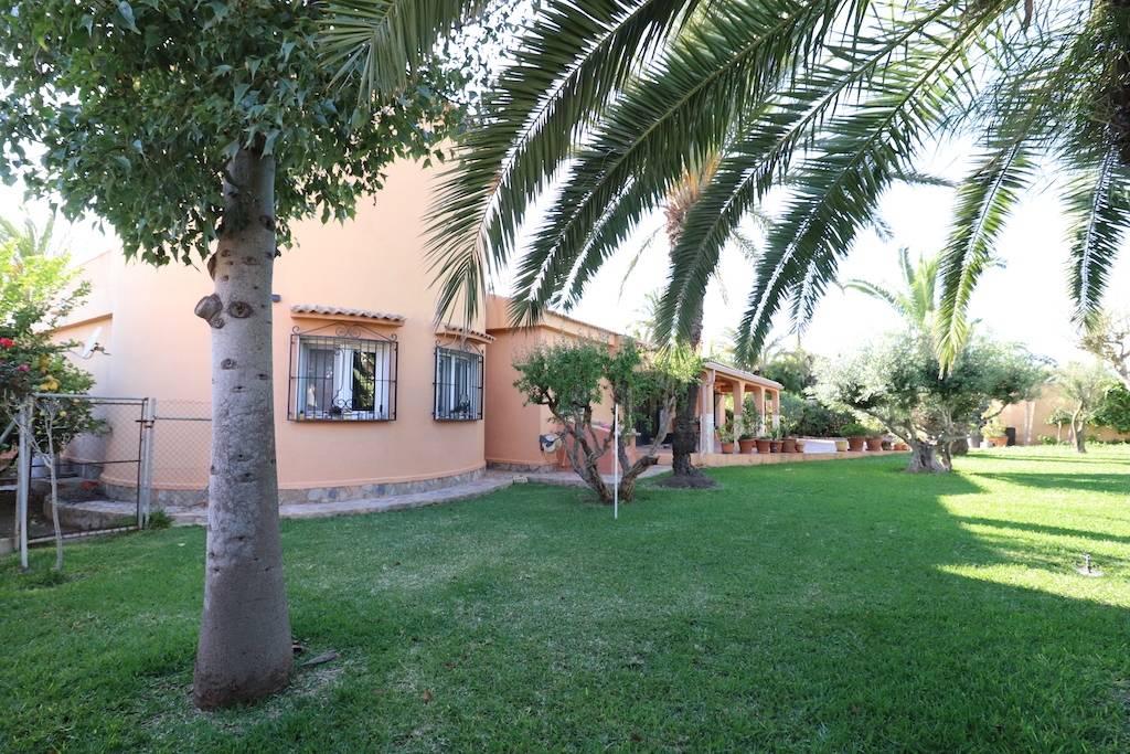Chalet for Sale in Torrevieja