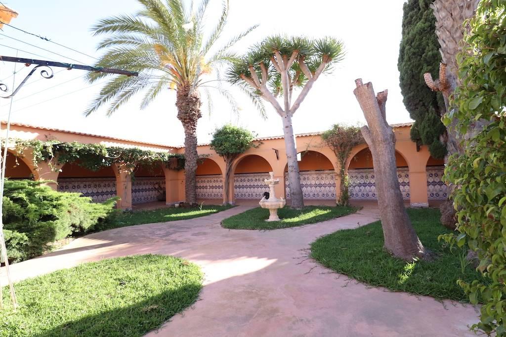 Chalet for Sale in Torrevieja