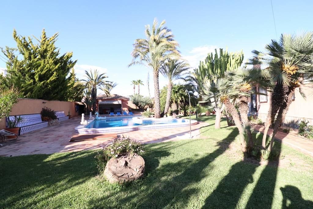 Chalet for Sale in Torrevieja