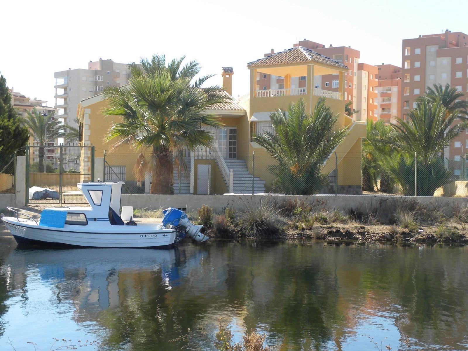 Chalet for Sale in Cartagena