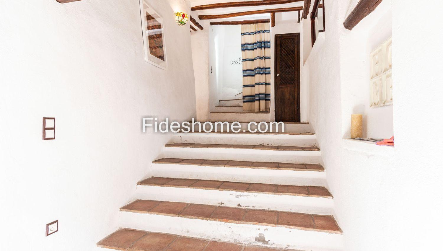 Villa for Sale in Lecrín