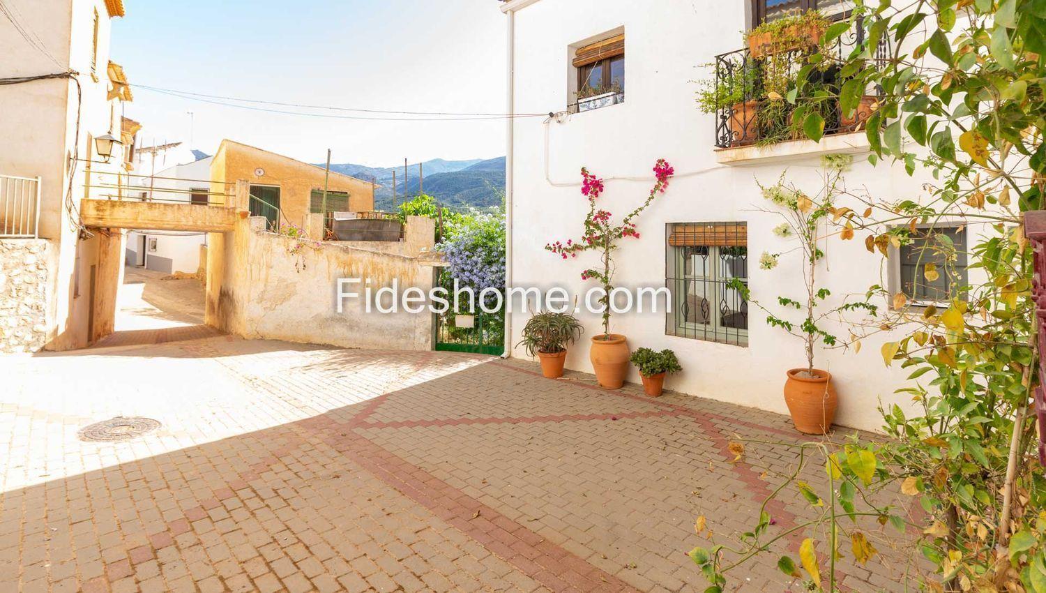 Villa for Sale in Lecrín