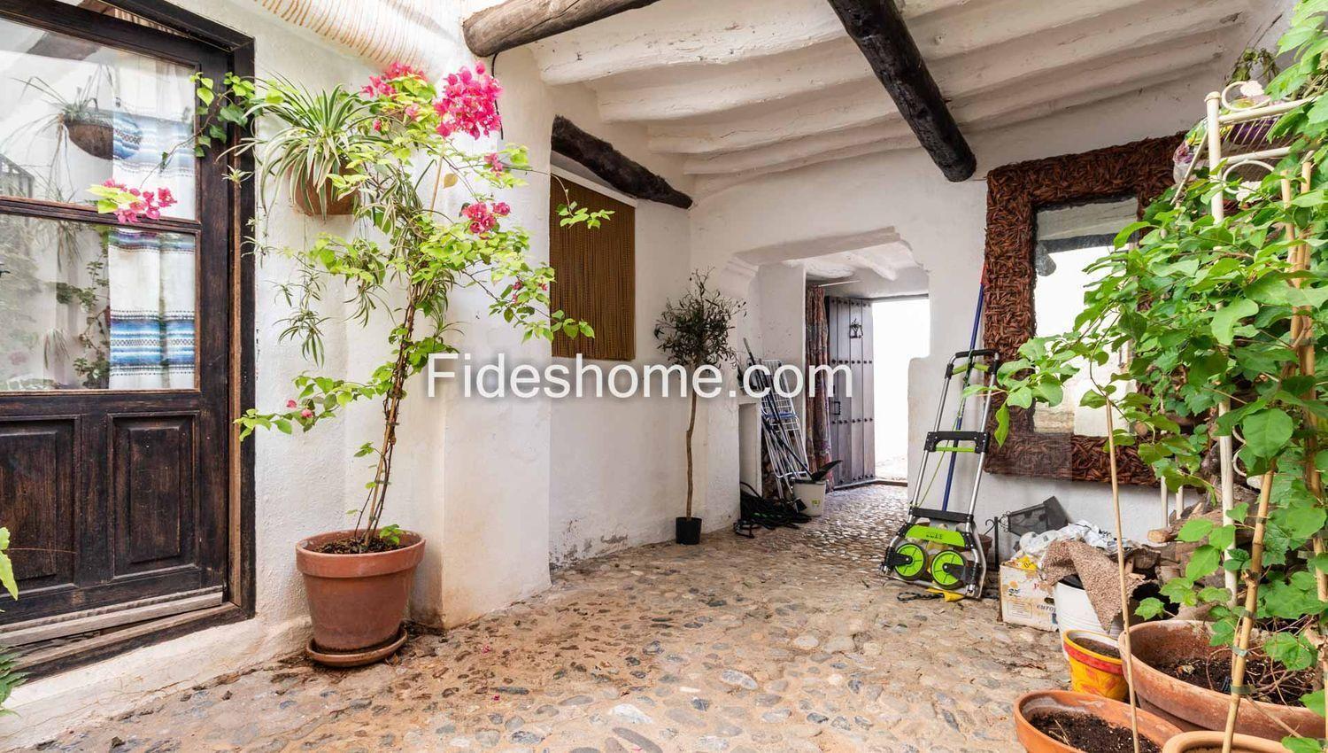 Villa for Sale in Lecrín