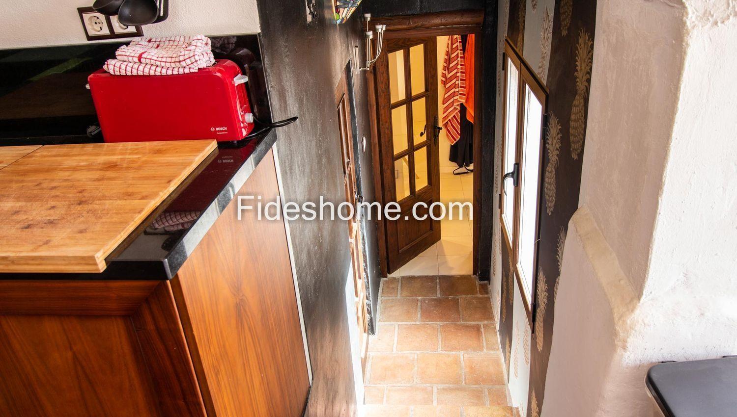 Villa for Sale in Lecrín