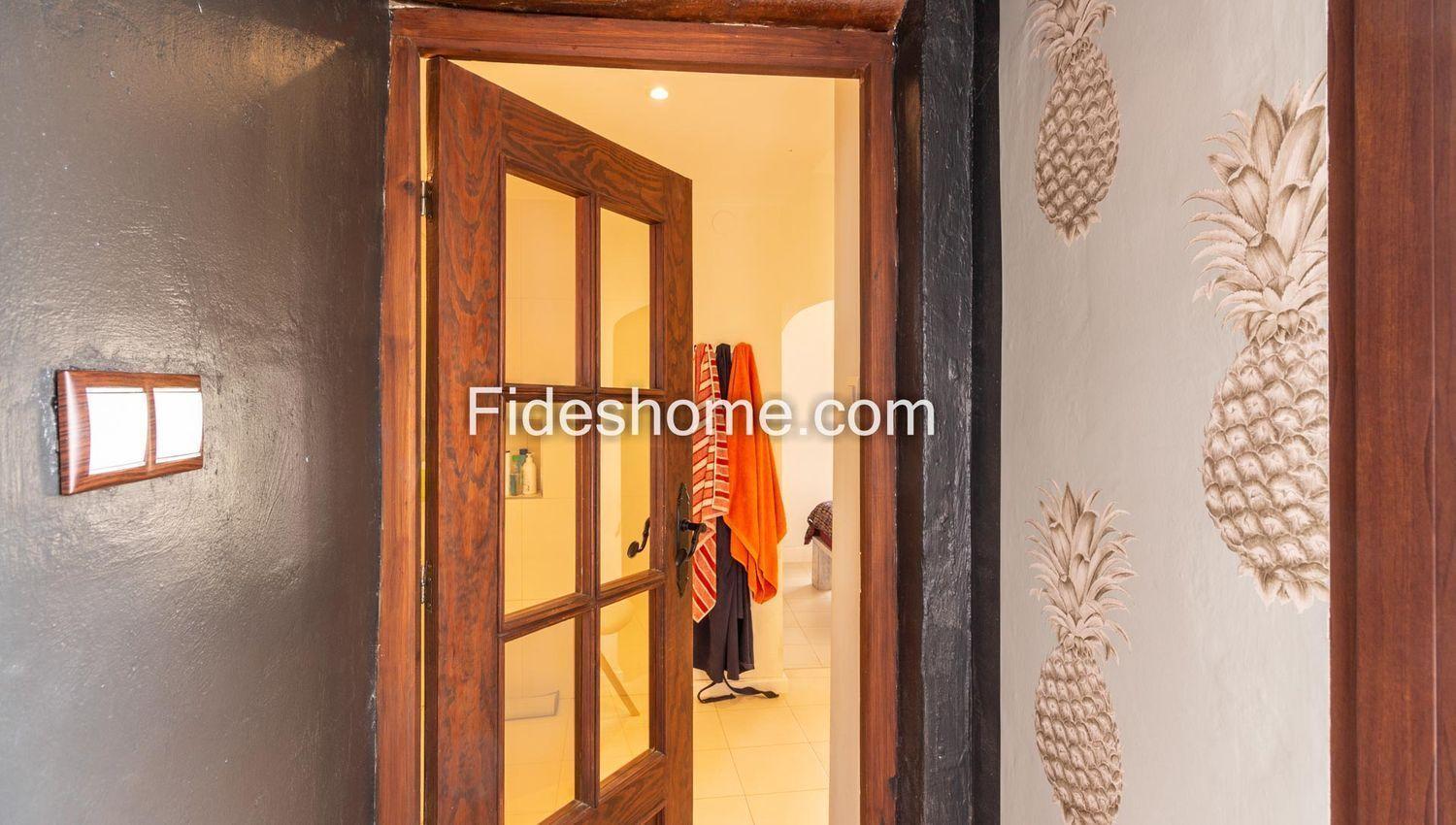 Villa for Sale in Lecrín