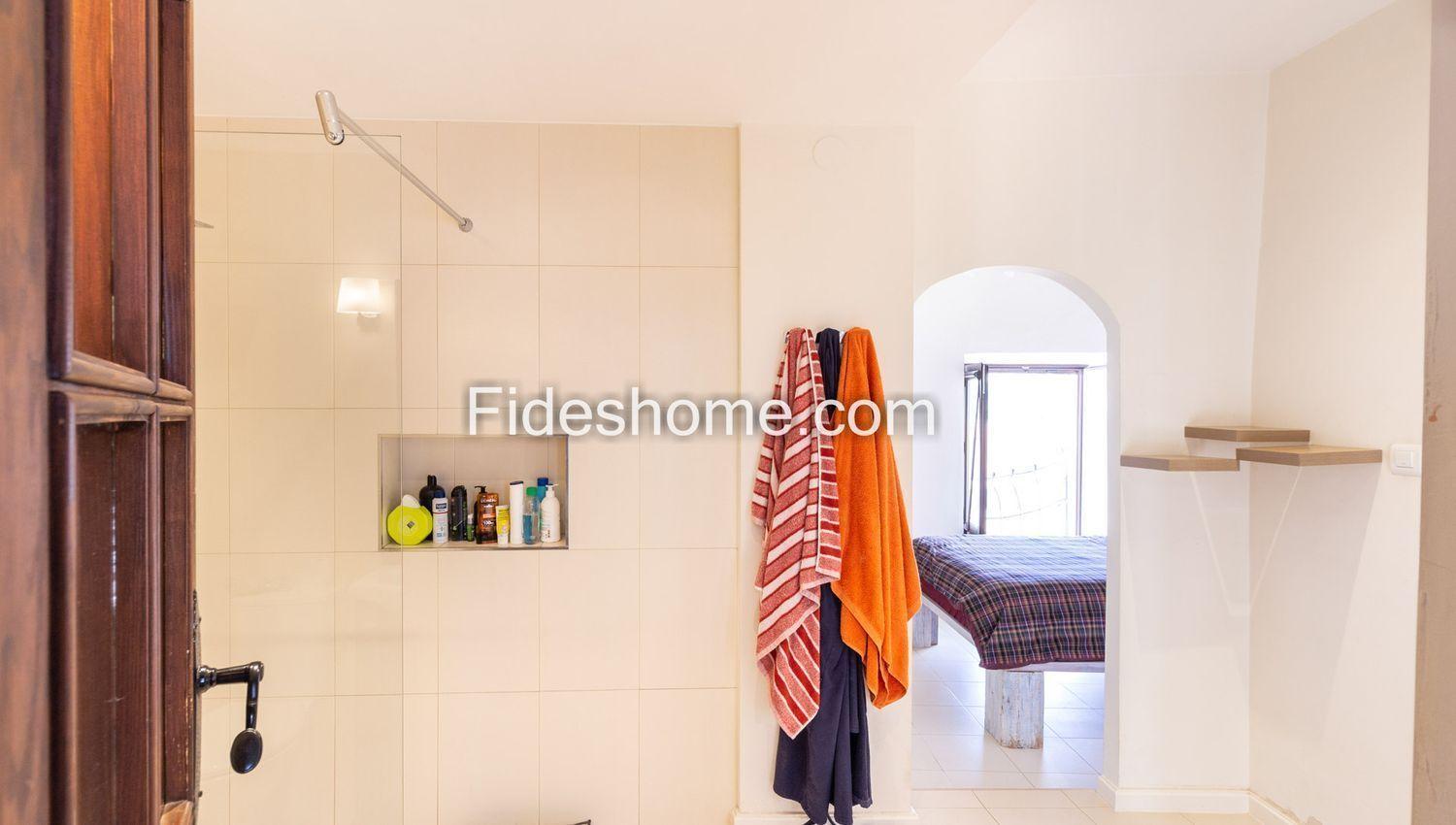 Villa for Sale in Lecrín