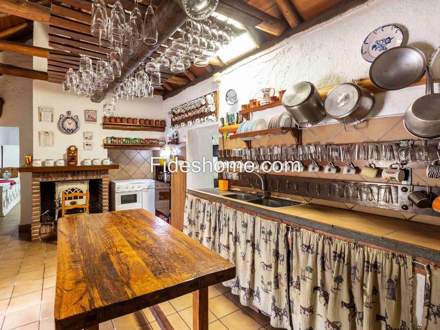 Country Property for Sale in Villamena