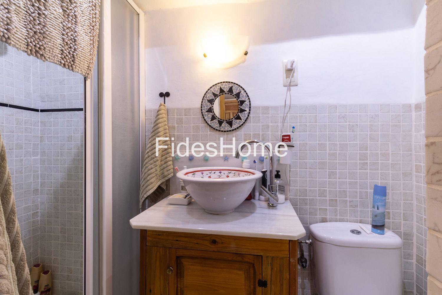 Chalet for Sale in Lecrín