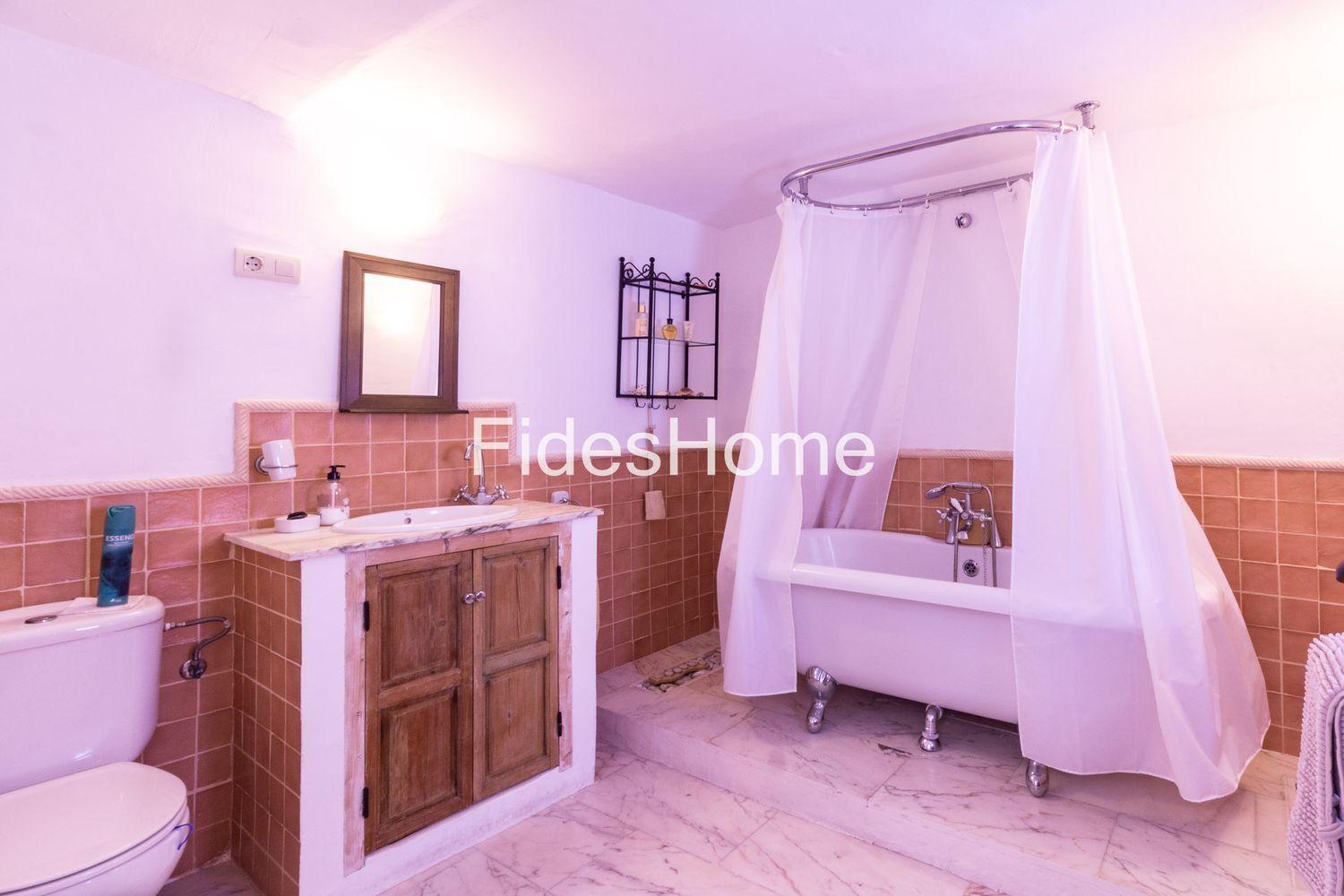 Chalet for Sale in Lecrín