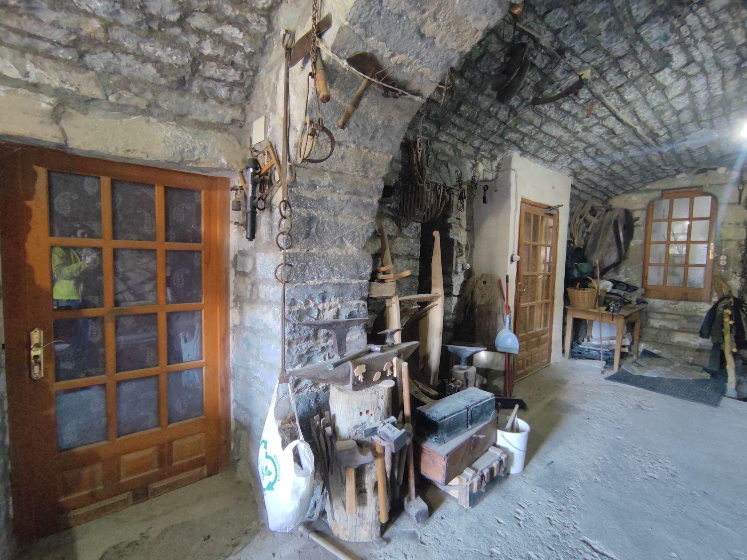 Villa for Sale in Boltaña