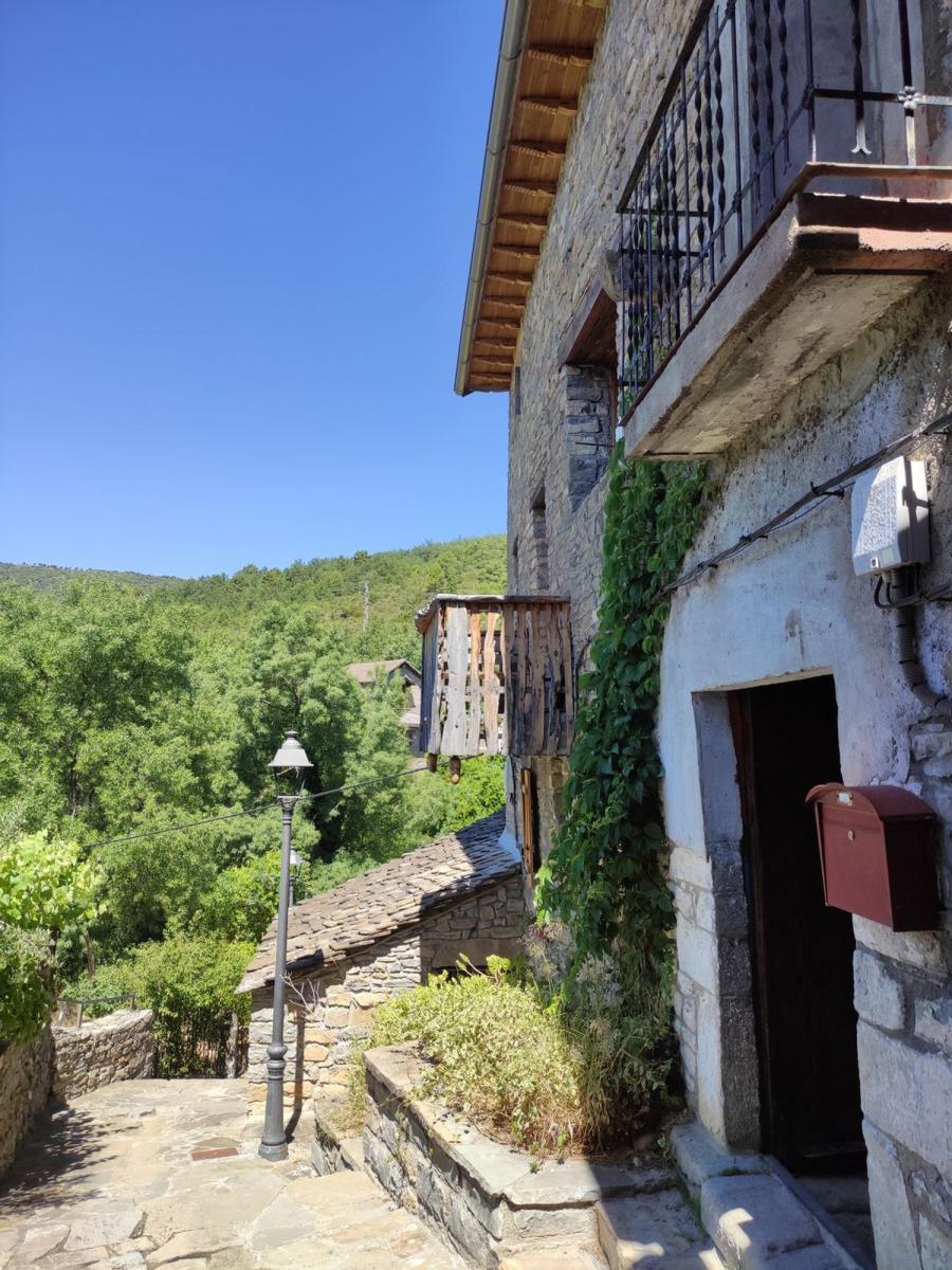 Villa for Sale in Boltaña