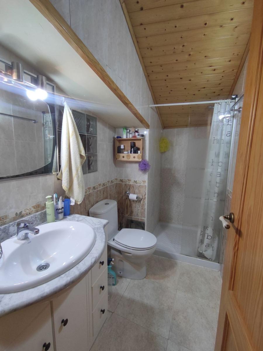 Villa for Sale in Boltaña