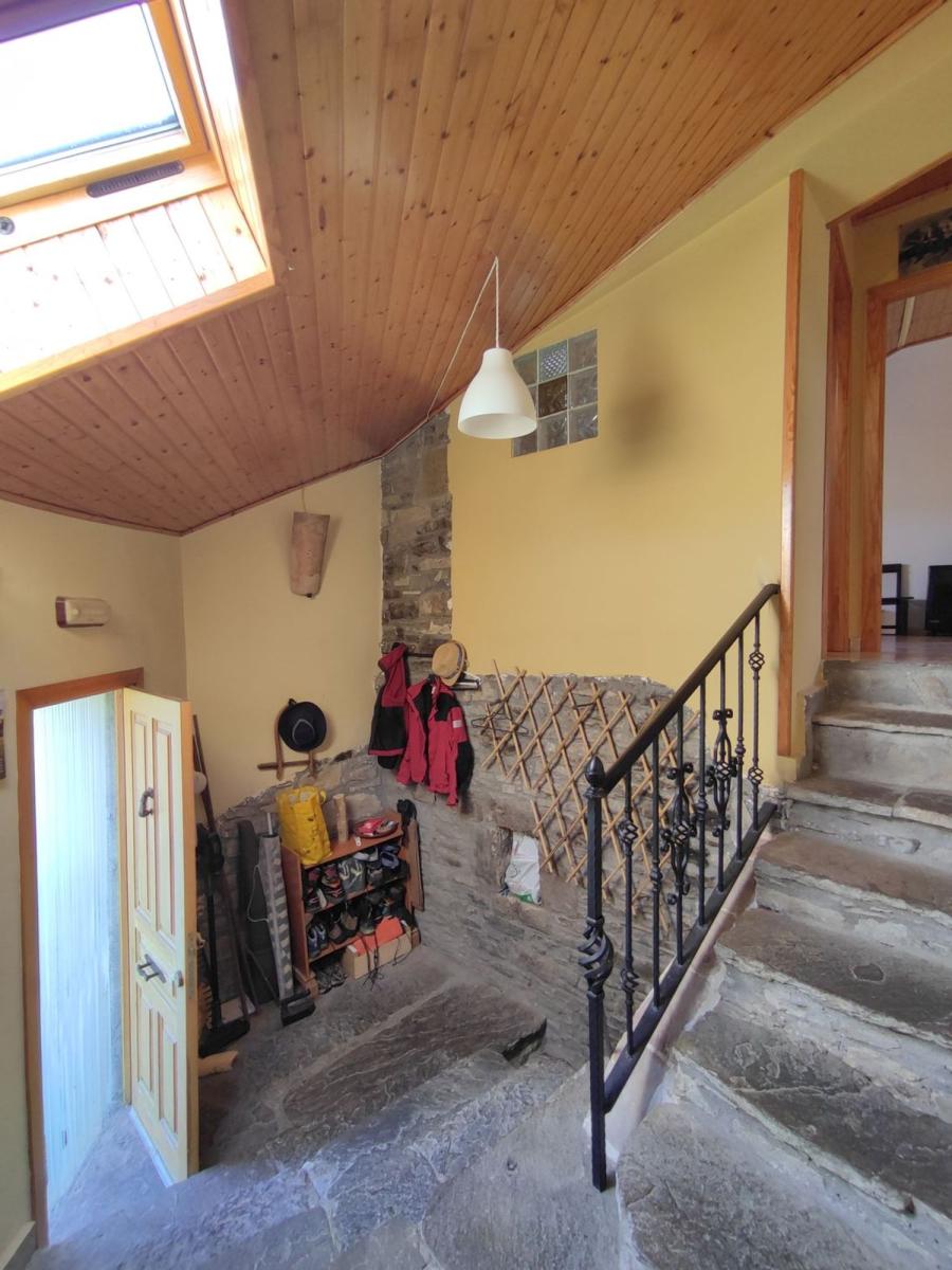 Villa for Sale in Boltaña