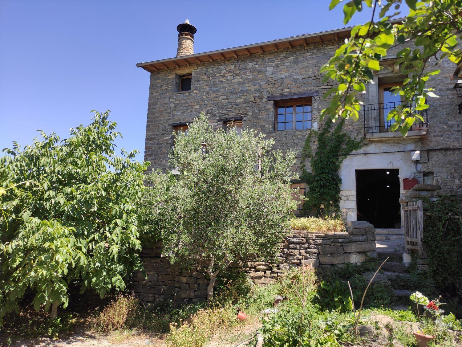 Villa for Sale in Boltaña