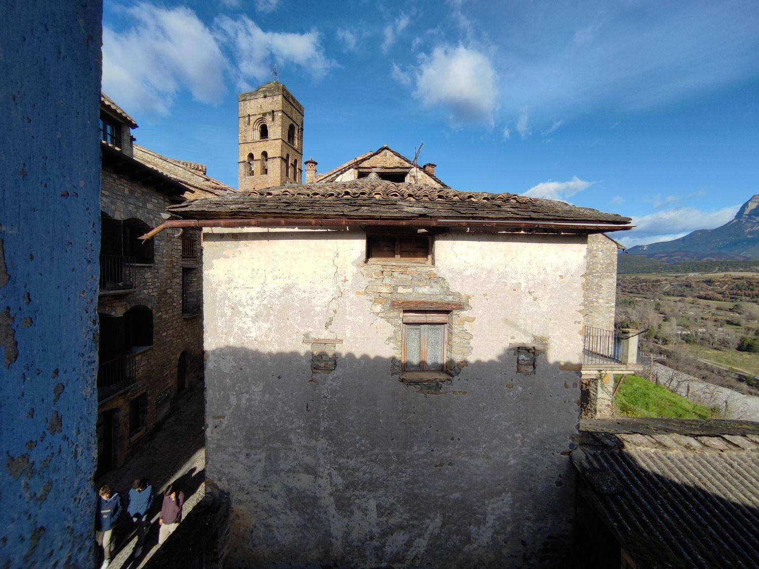Semi-detached House for Sale in Aínsa-Sobrarbe