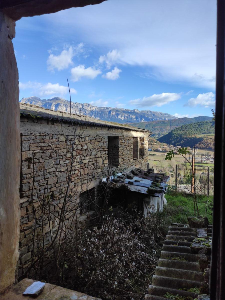 Semi-detached House for Sale in Aínsa-Sobrarbe
