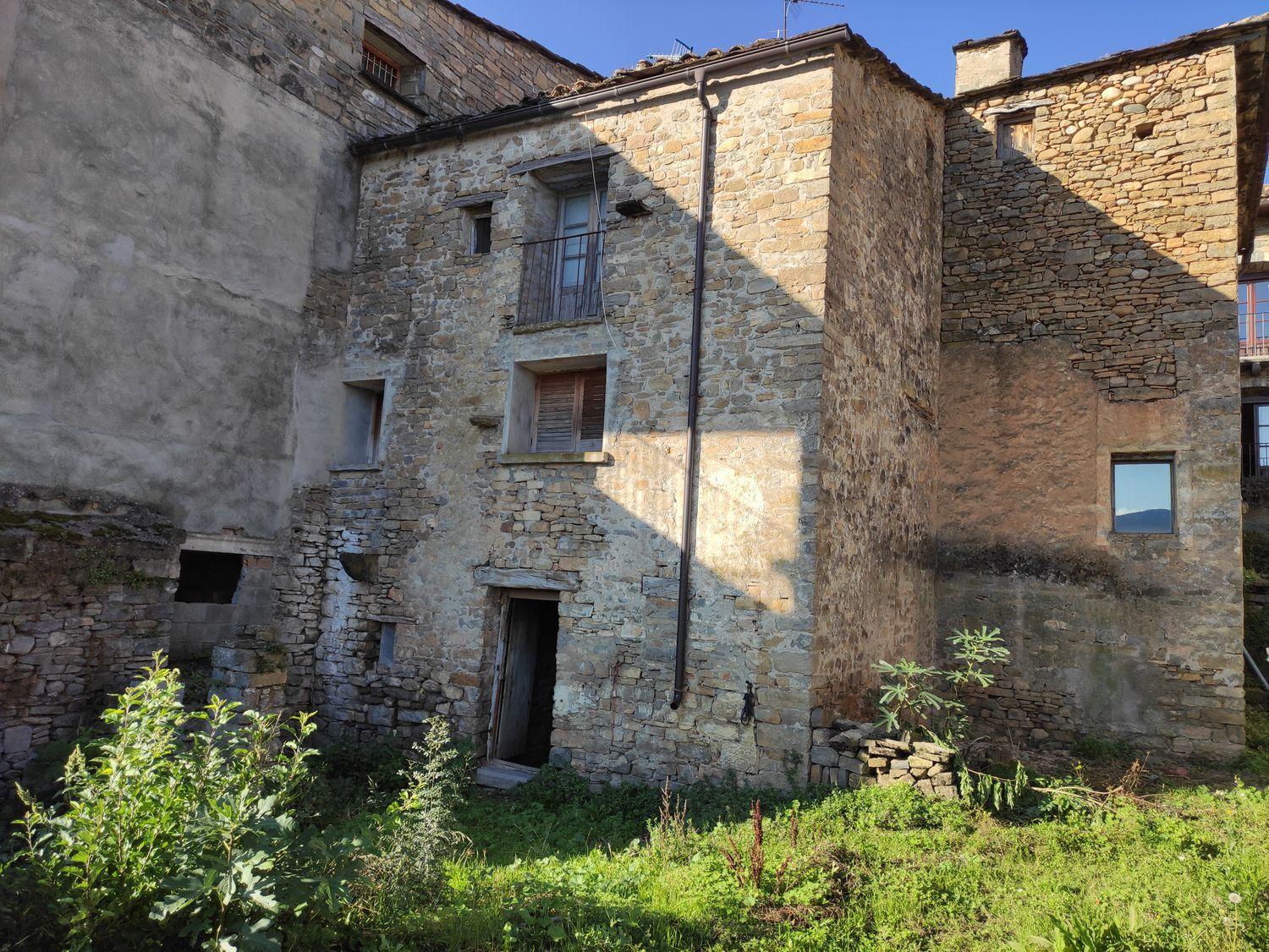 Semi-detached House for Sale in Aínsa-Sobrarbe