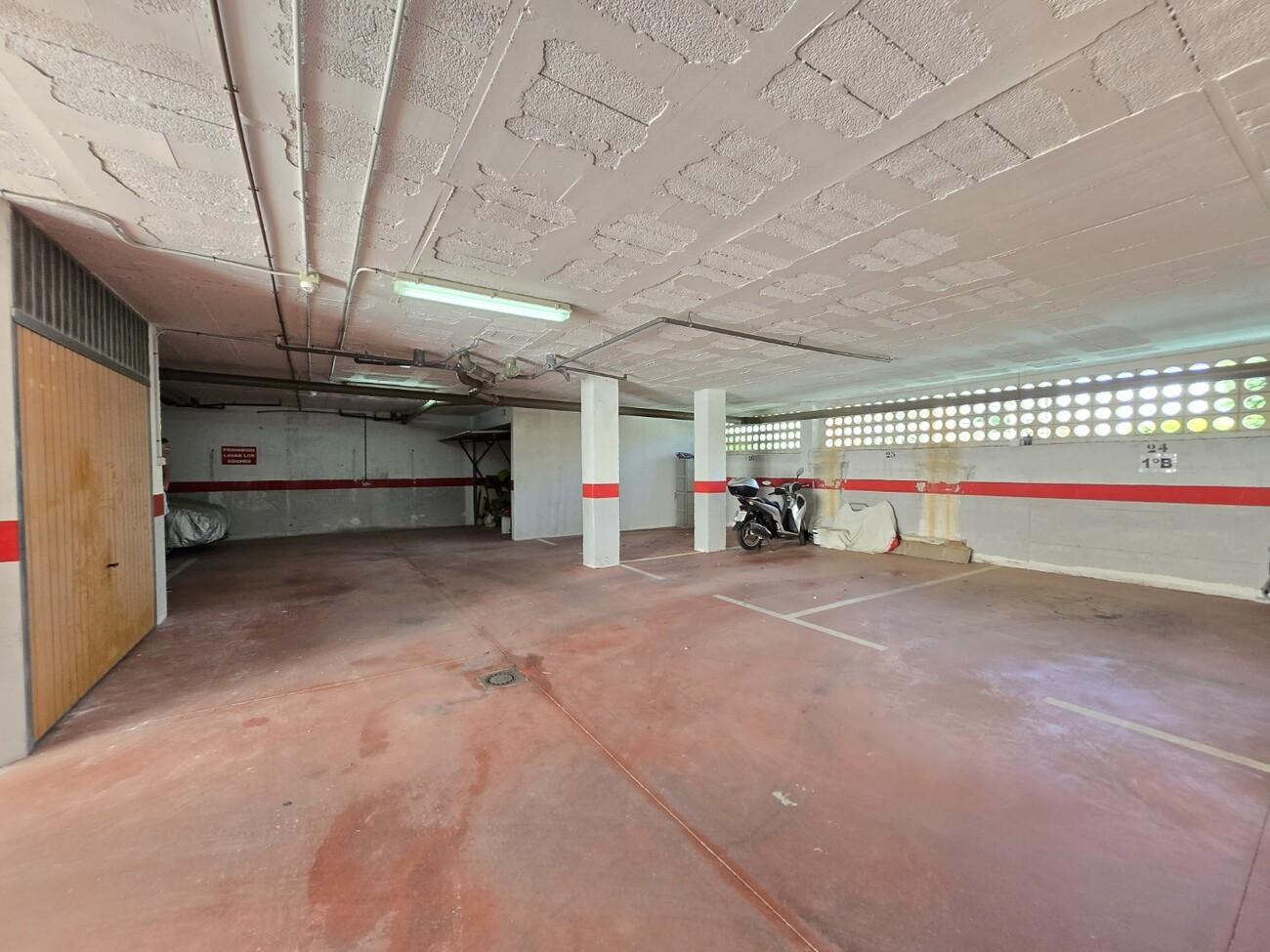 Garage for Sale in Nerja