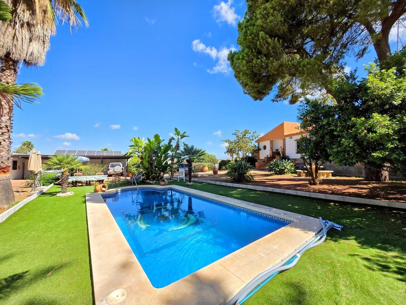 Villa for Sale in Alhaurín de la Torre