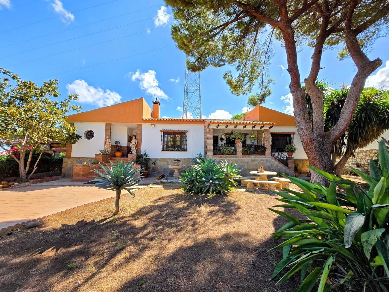 Villa for Sale in Alhaurín de la Torre