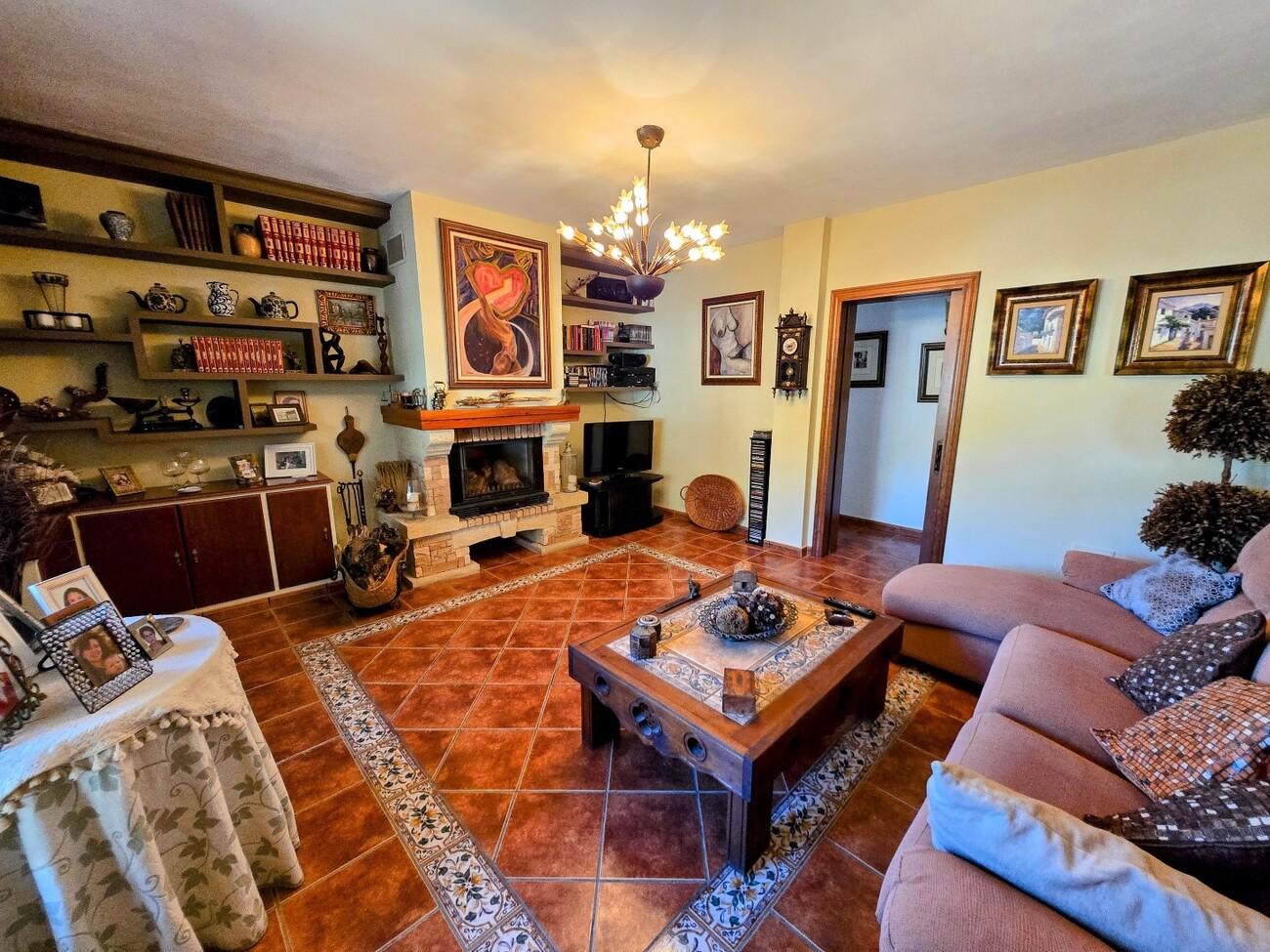 Villa for Sale in Alhaurín de la Torre