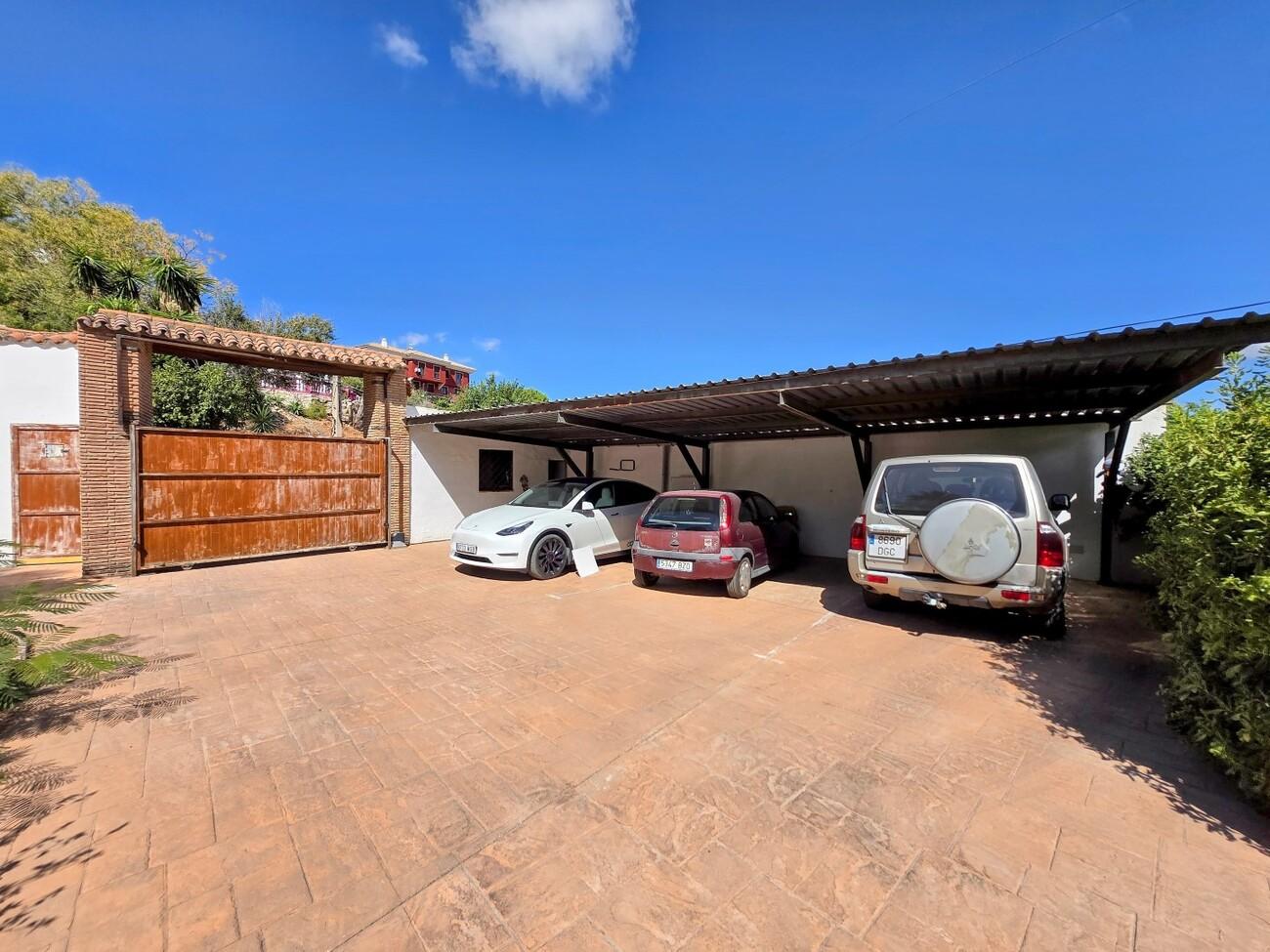 Villa for Sale in Alhaurín de la Torre