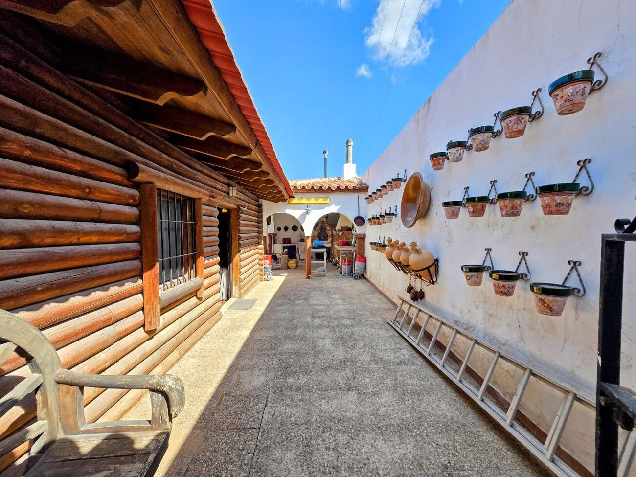 Villa for Sale in Alhaurín de la Torre