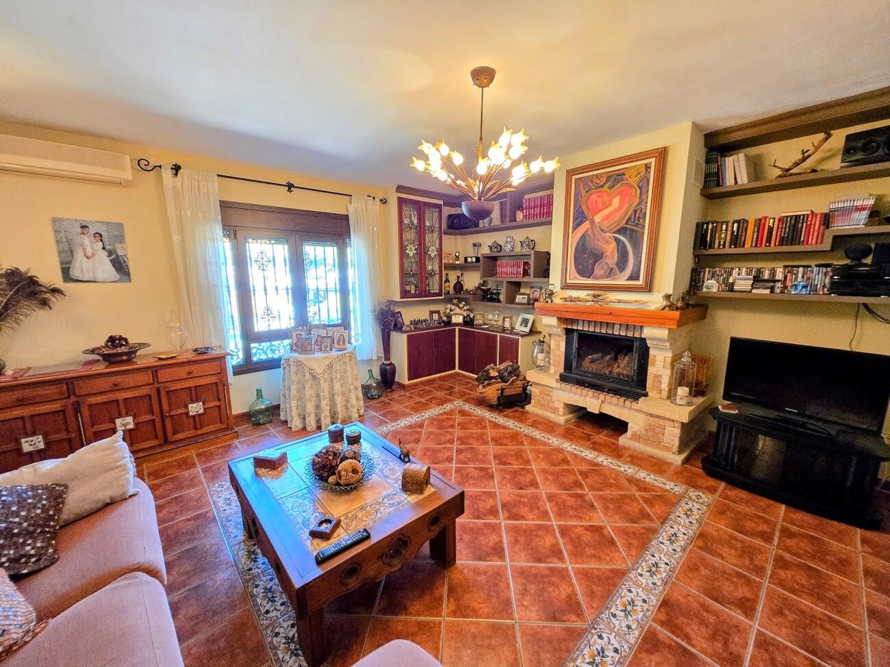 Villa for Sale in Alhaurín de la Torre