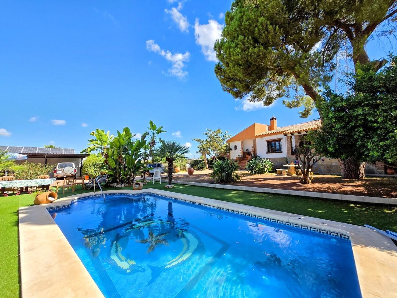 Villa for Sale in Alhaurín de la Torre