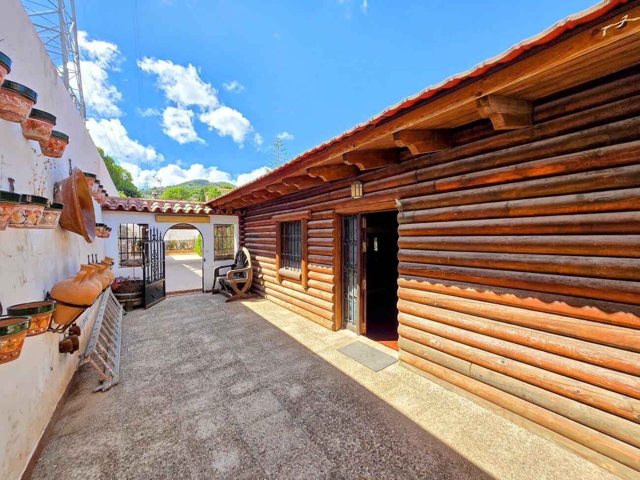Villa for Sale in Alhaurín de la Torre