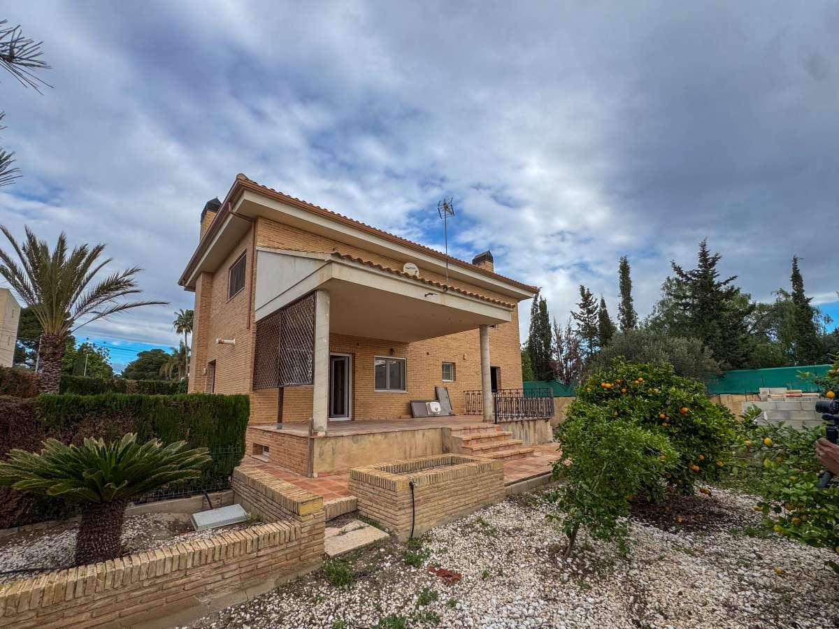 Villa for Sale in El Campello