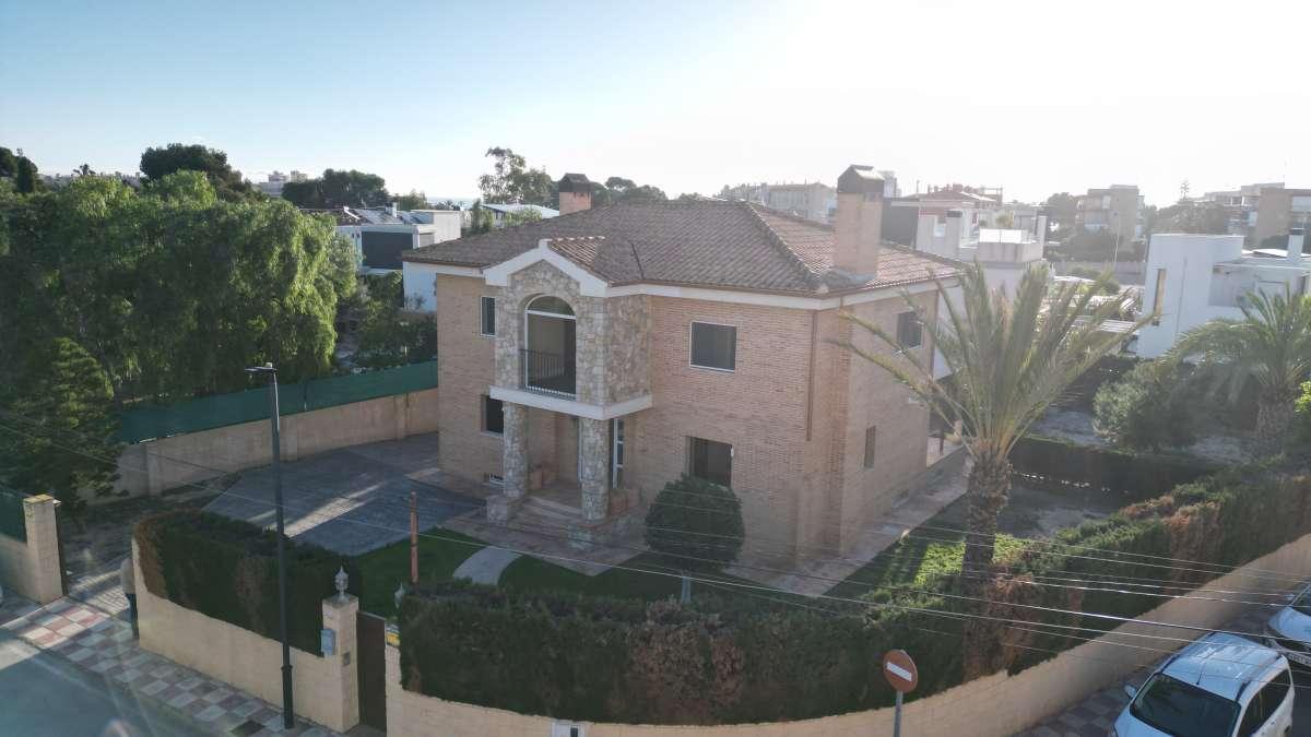 Villa for Sale in El Campello