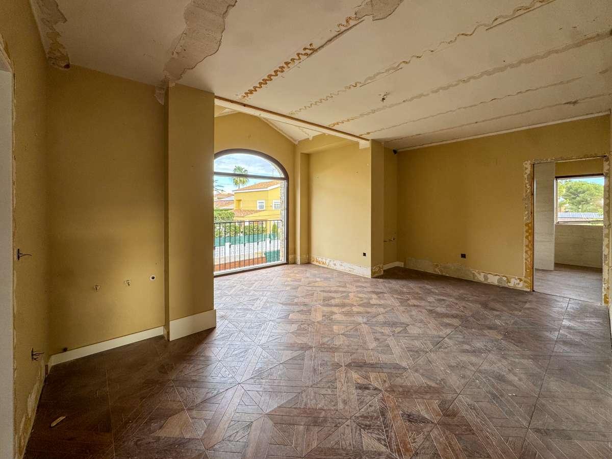 Villa for Sale in El Campello