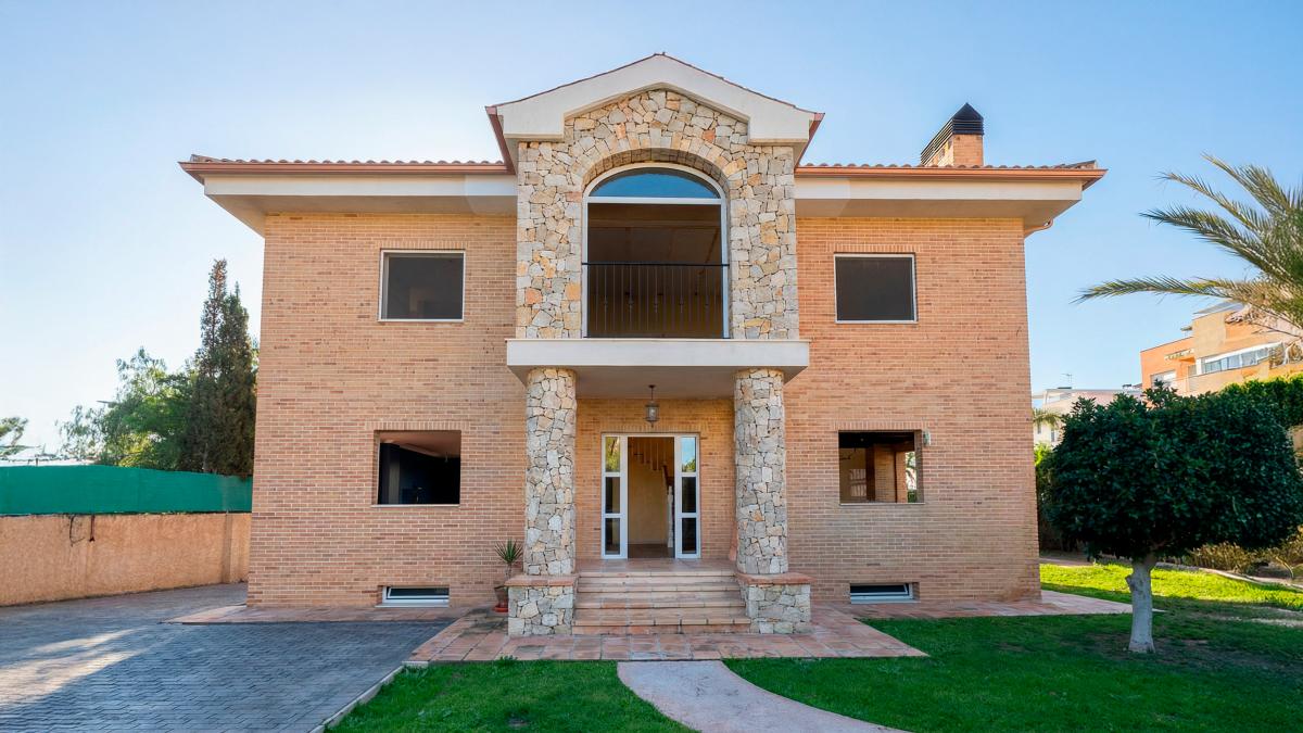 Villa for Sale in El Campello