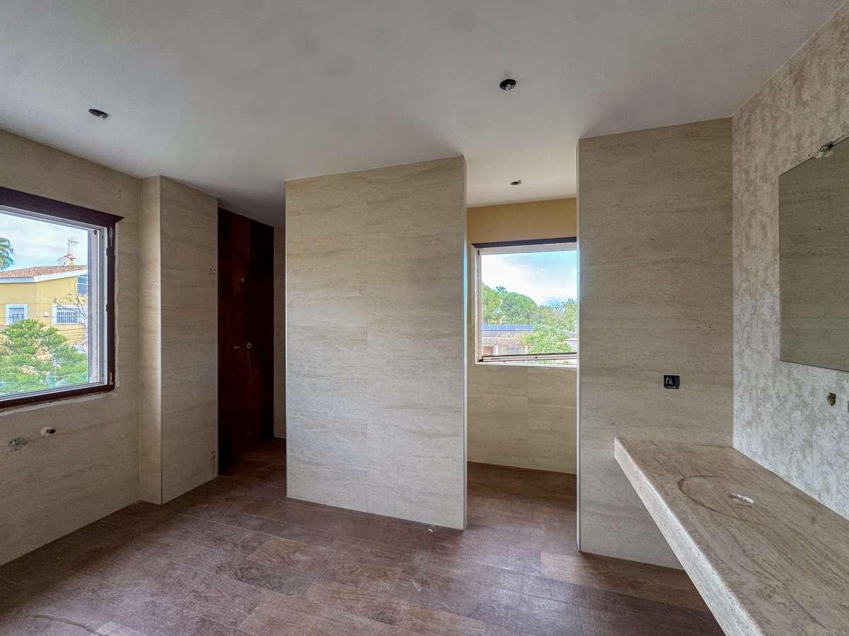 Villa for Sale in El Campello
