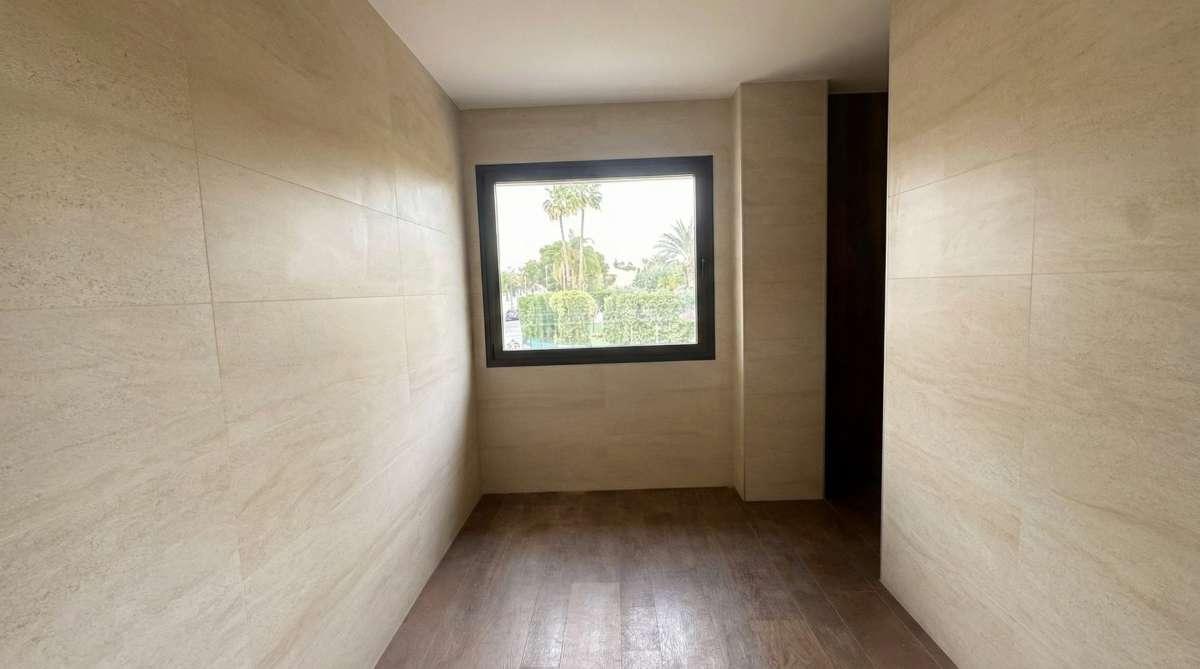 Villa for Sale in El Campello