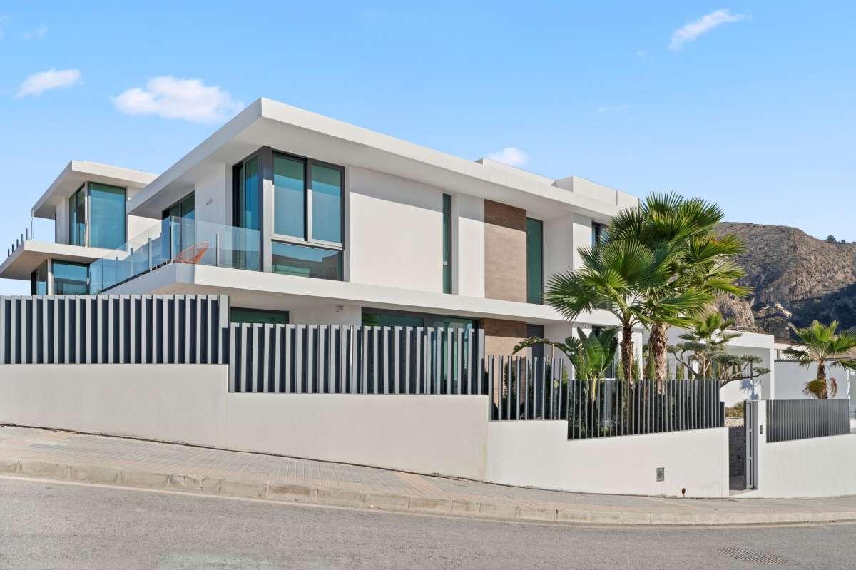 Villa for Sale in Benidorm