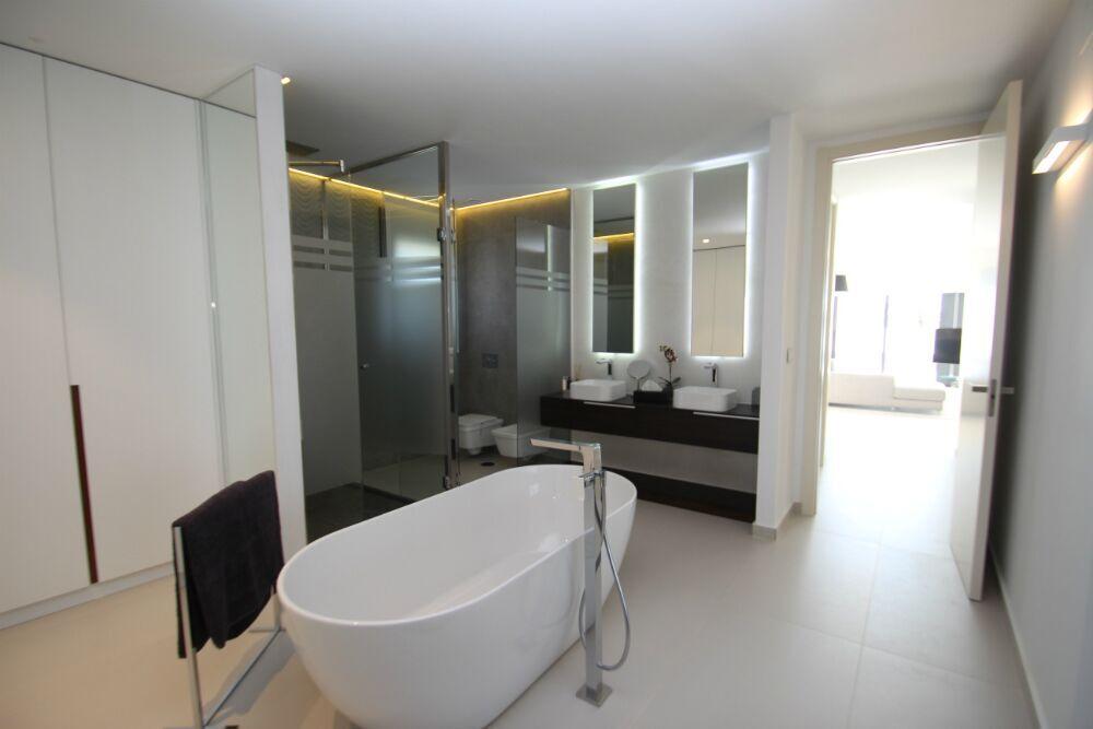 Villa for Sale in San Miguel de Salinas